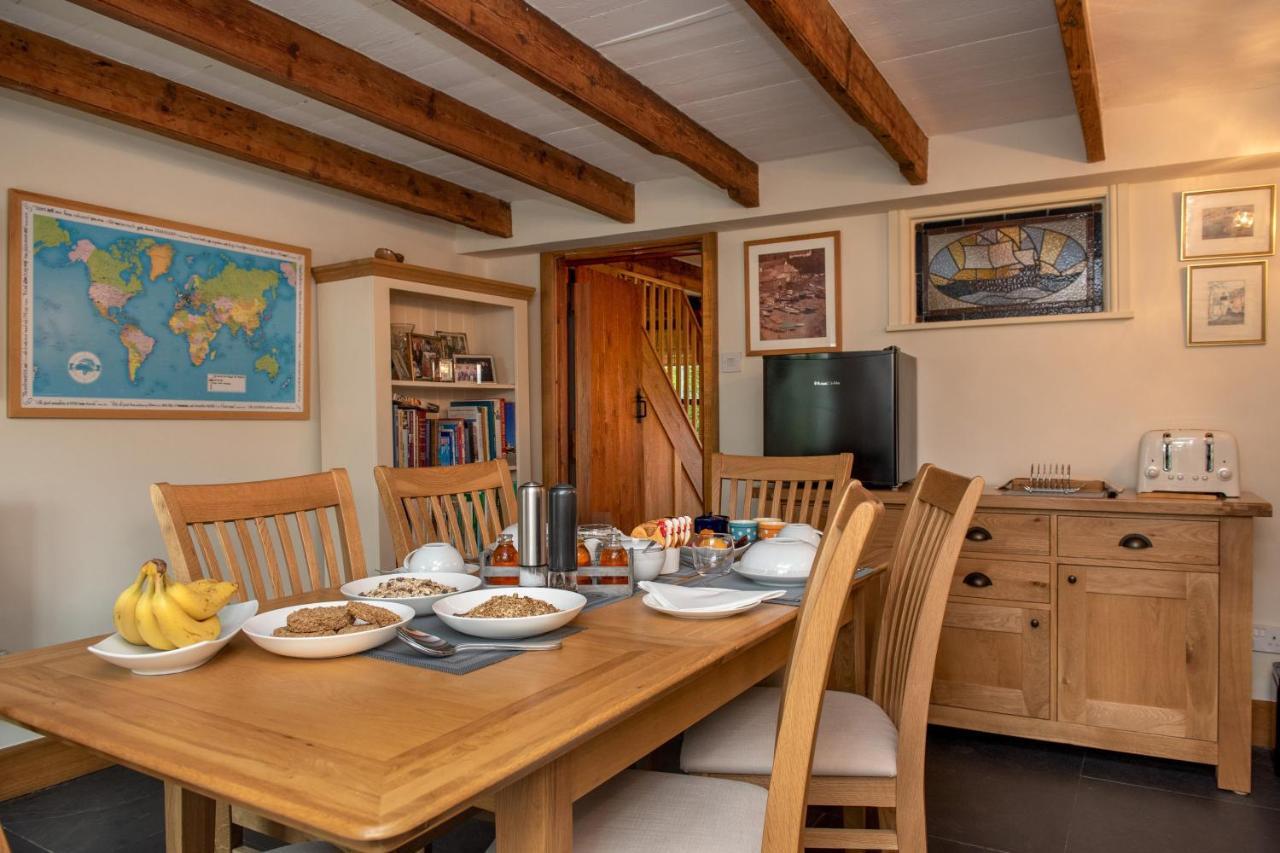 The White Cottage B&B Saint Teath エクステリア 写真