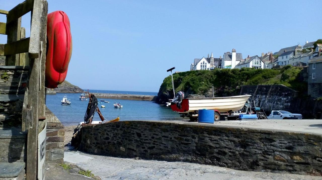 The White Cottage B&B Saint Teath エクステリア 写真