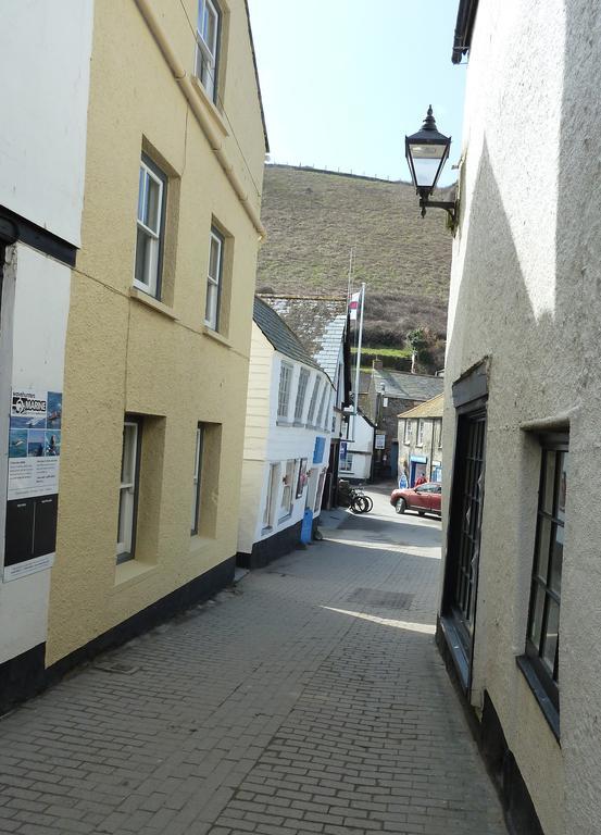The White Cottage B&B Saint Teath エクステリア 写真